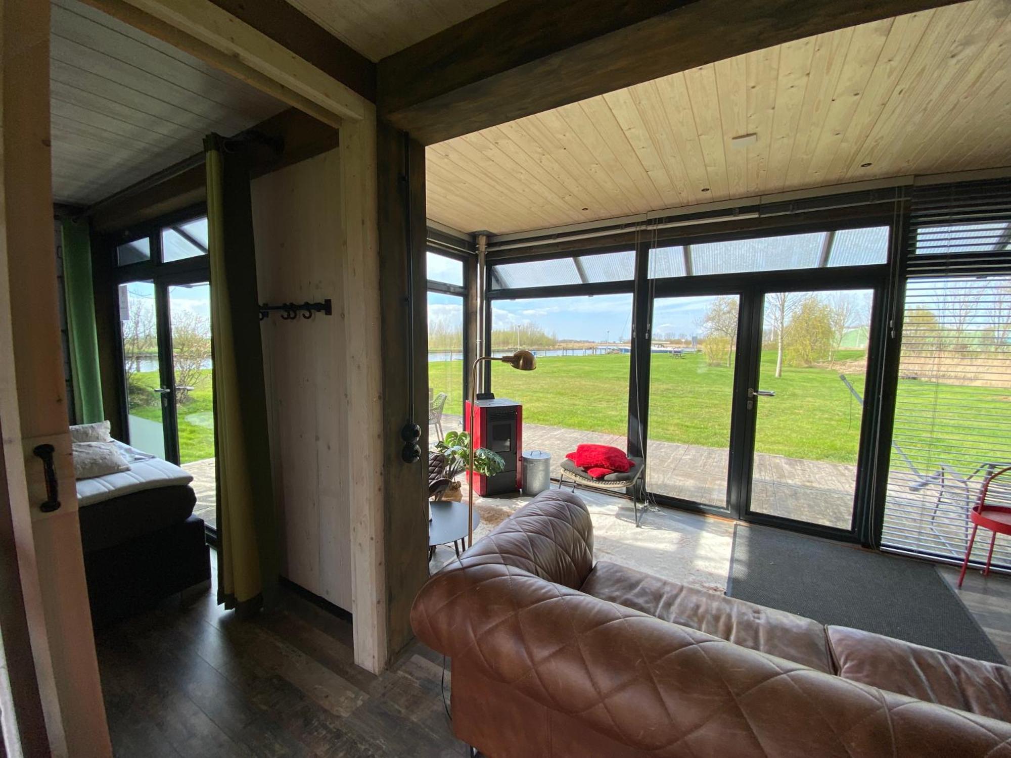 Rent To Enjoy Apartment Warns Exterior photo